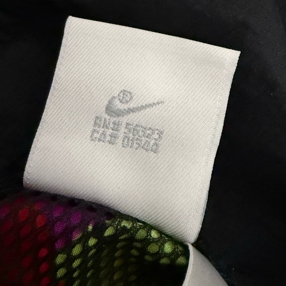 Nike 1990’s bright multicolor abstract print windbreaker - Picture 7 of 7